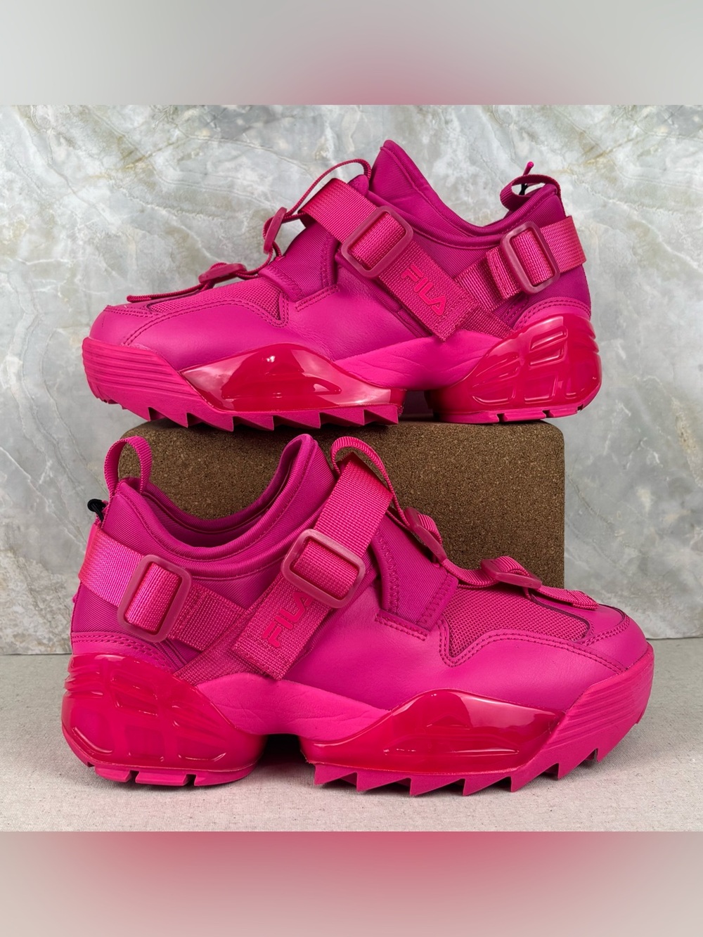 FILA Unit V2 Pink Glo Women’s 8 Chunky Strap Sneakers Pouch 5XM01772-650
